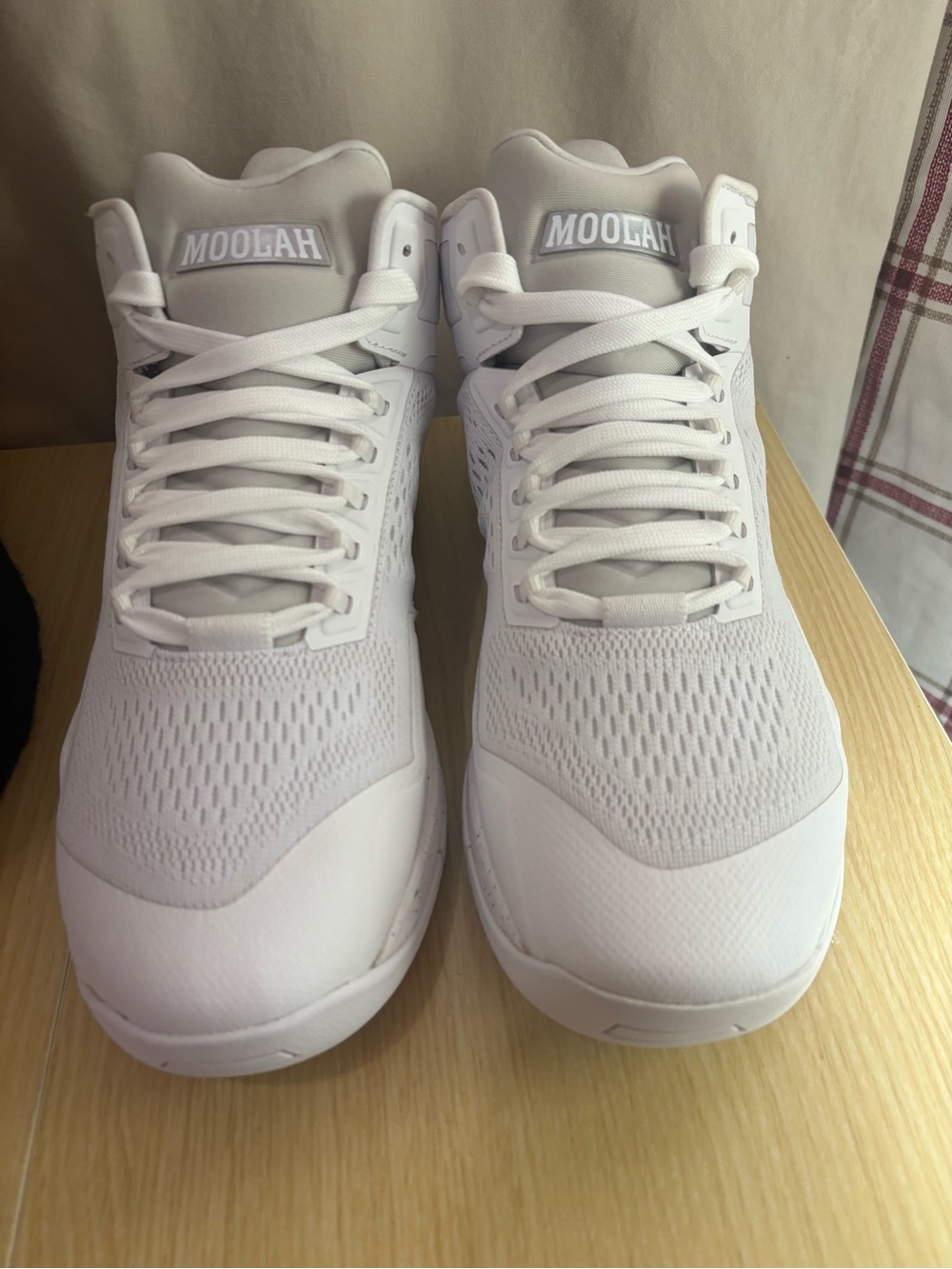 Moolah Kicks Women’s Neovolt Pro Basketball Sneakers. Size 8.5